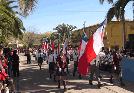 Desfile en nuestra plaza.
